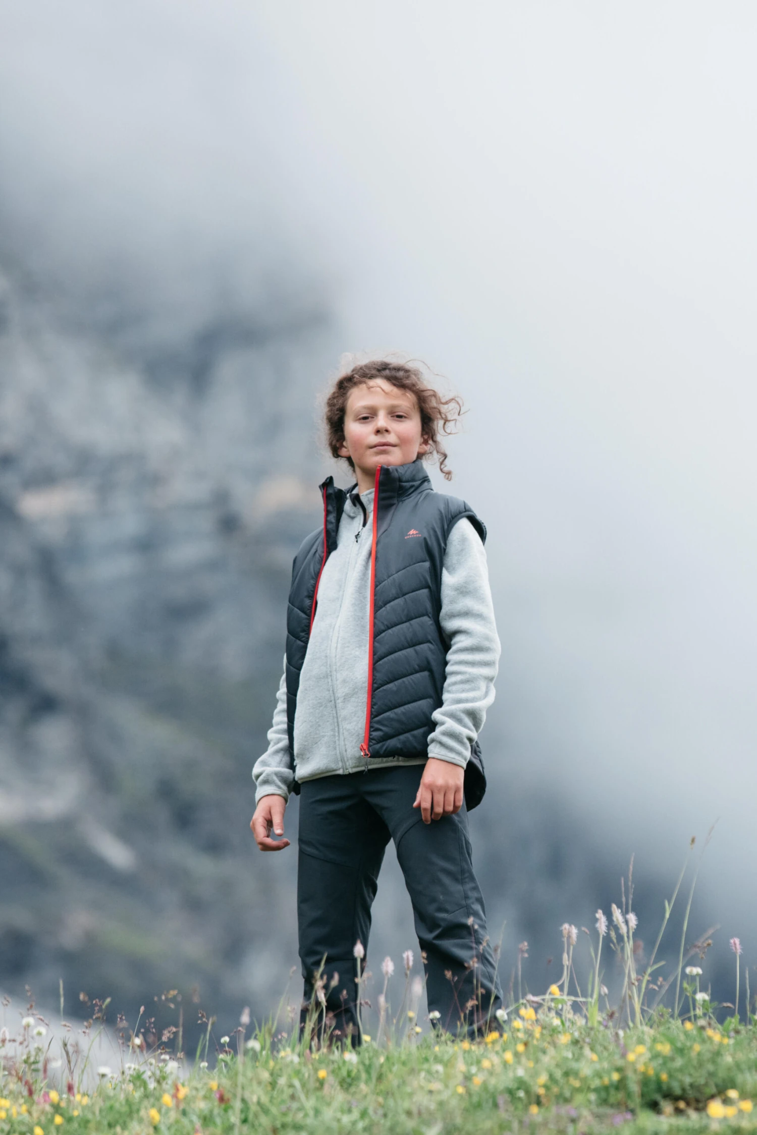 Quechua Kids' 7-15 Years Hiking Hybrid Padded Sleeveless Jacket - Image 2