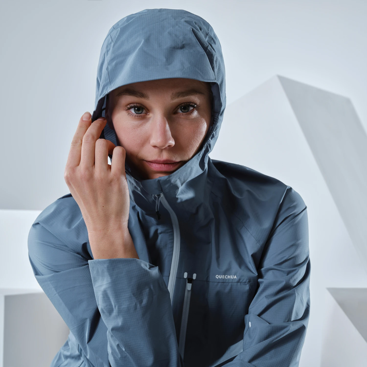 Quechua Women’s Ultra-light Waterproof Fast Hiking Jacket - FH500 Rain - Image 3